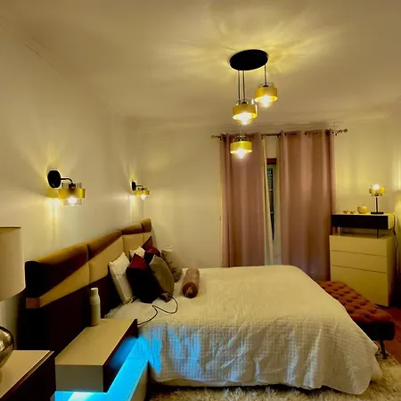 77 Lisbon Design Near Airport, Lisbon, Amadora, Odivelas & Sintra Апартаменты