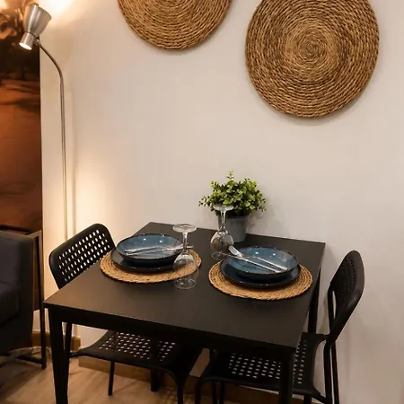 77 Lisbon Design Studio Near Airport Canecas